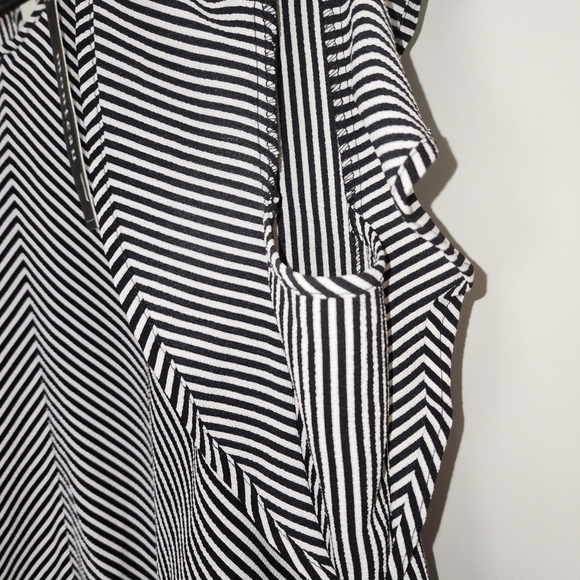 Monteau Black and White Stipe Flutter Sleeve, Sz L - Picture 5 of 12